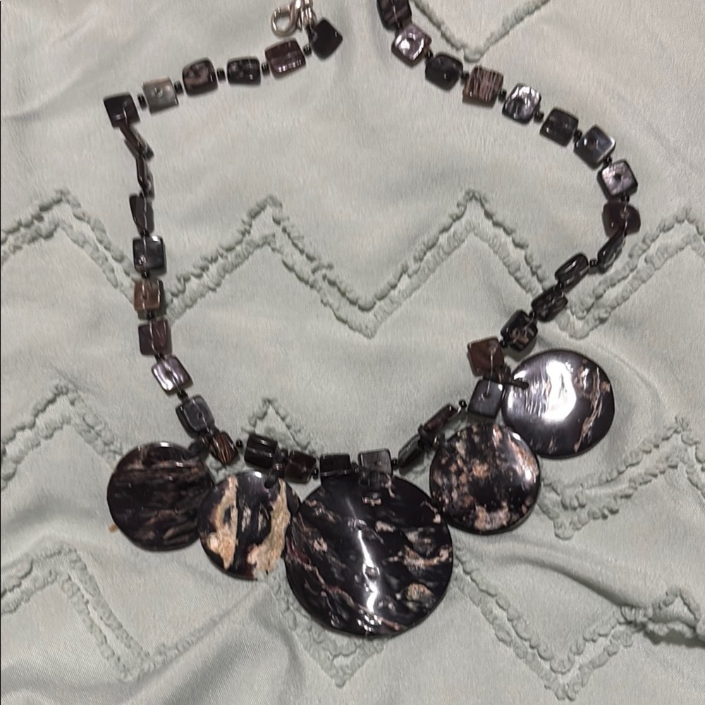 Elegant Black and Brown Necklace